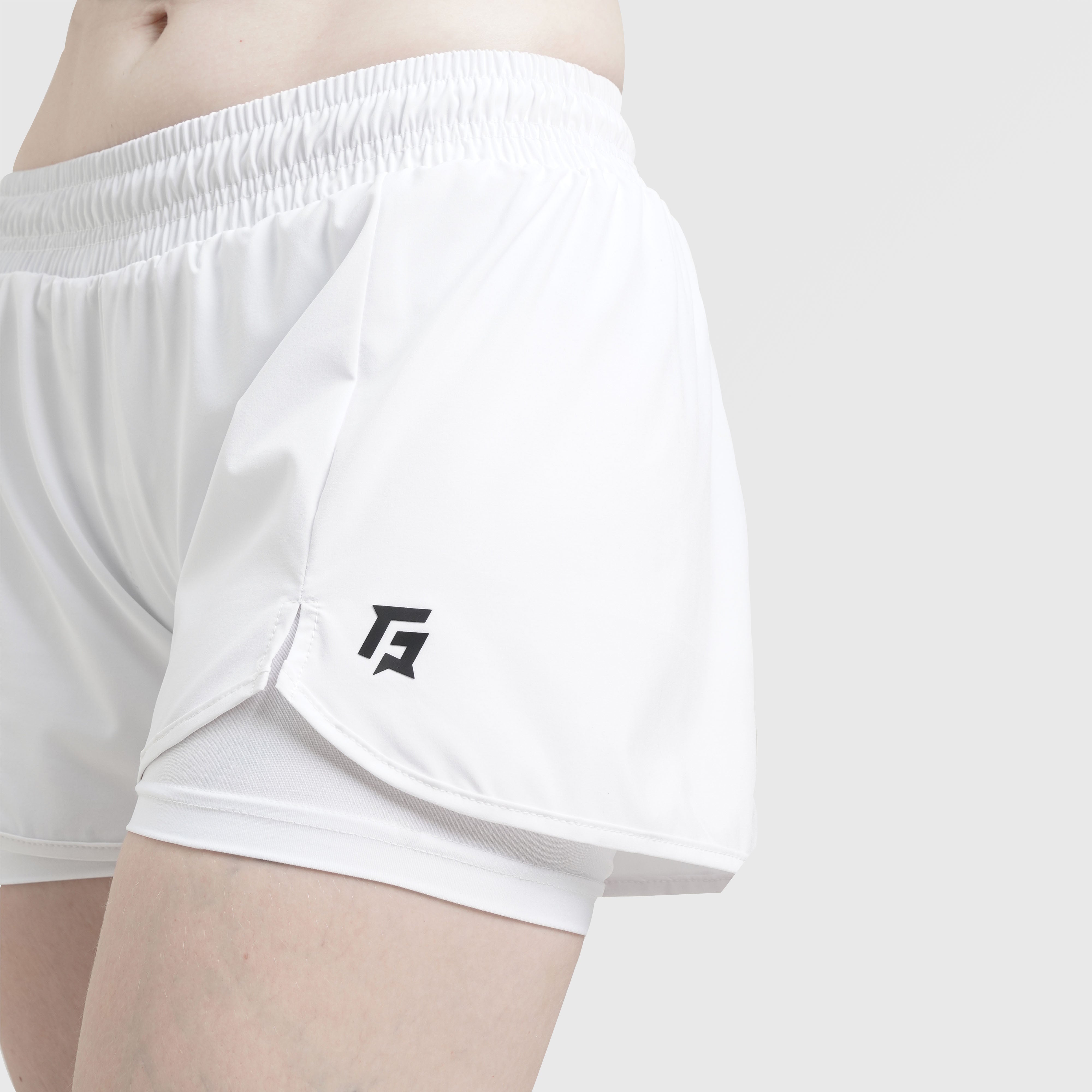 Erge Shorts (White)